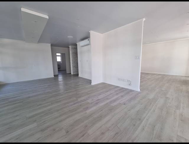124M² OFFICE TO LET IN CENTURY CITY
